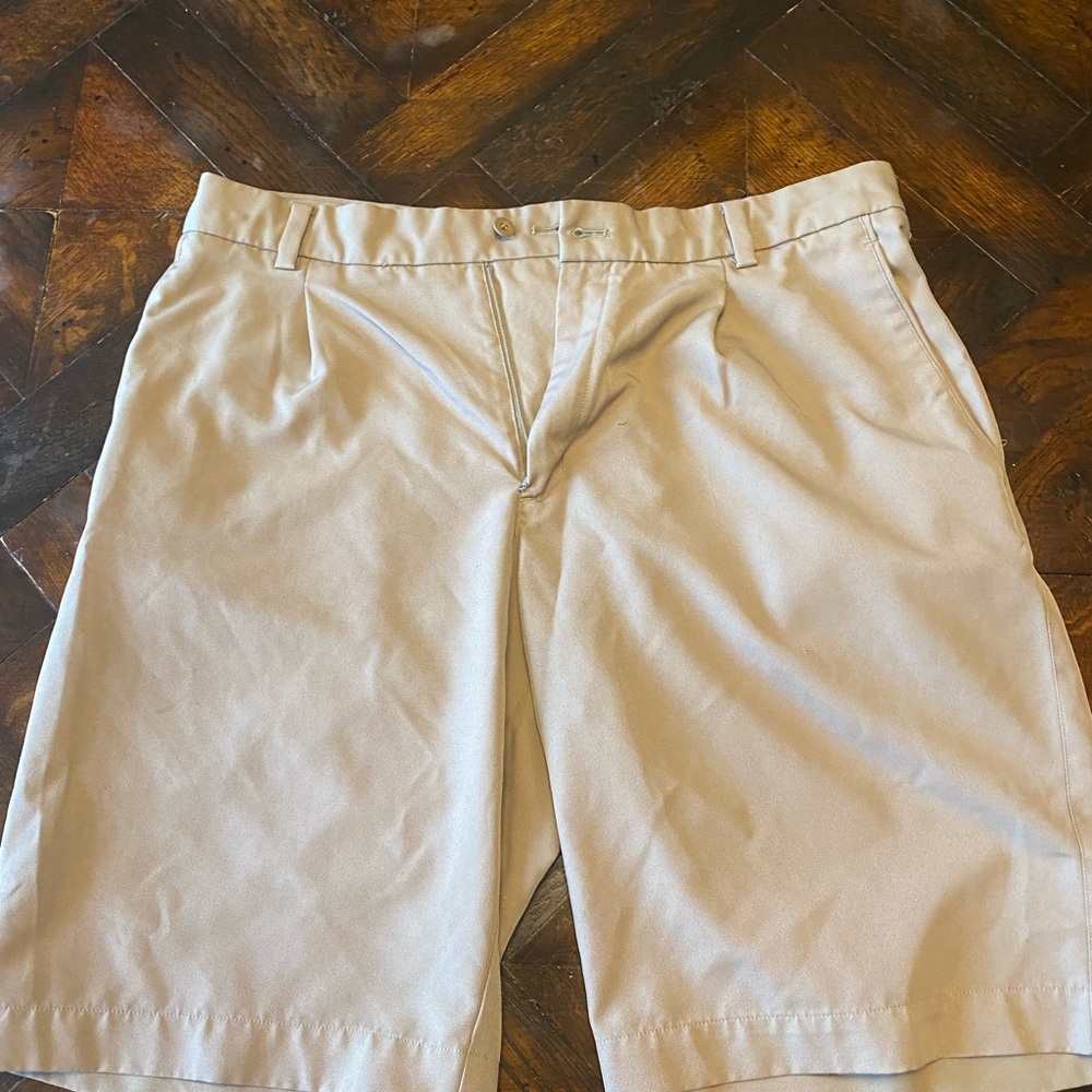 Nike golf shorts size 34